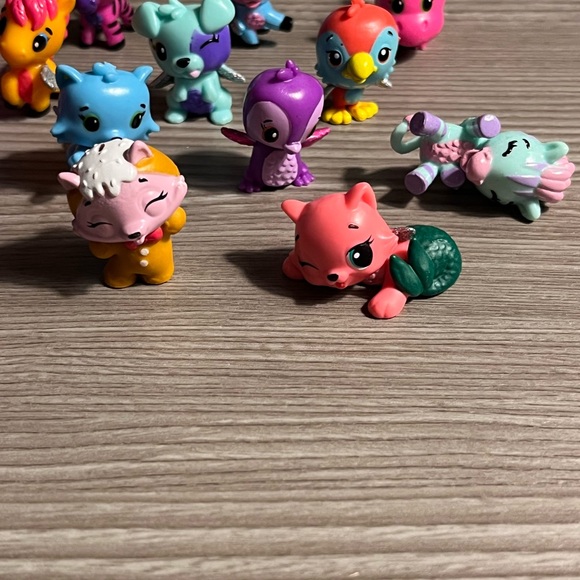 Hatchimals lot of 26 - Picture 2 of 15